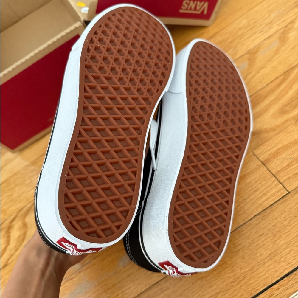 Vans Black and White Old Skool Sneakers Classic Design brand new - Picture 5 of 5